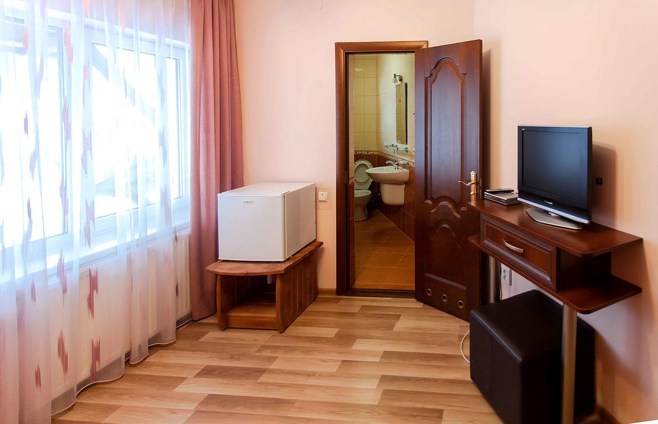 Hotel Podolyanka Slavske Esterno foto